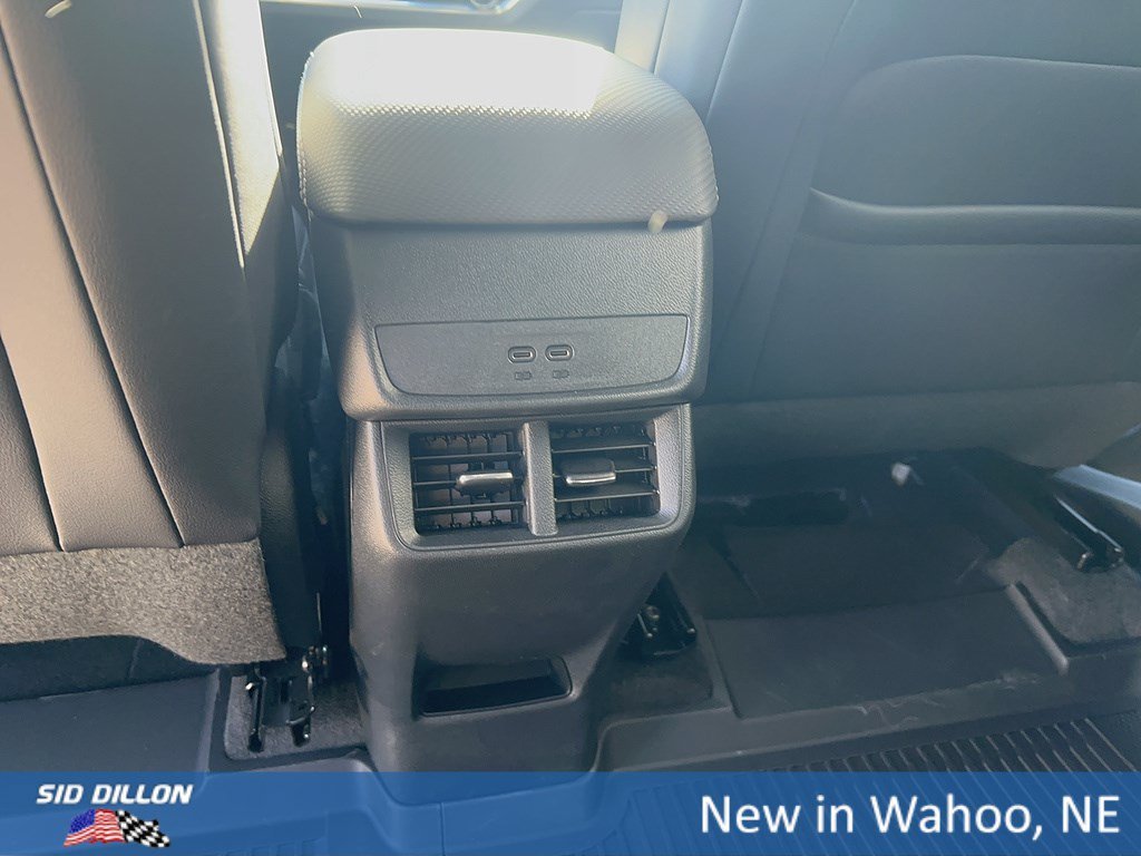 New 2027 Summit White Chevrolet LT image 19