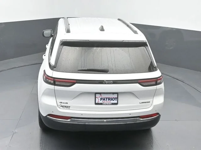 Used 2024 White Jeep Laredo image 32