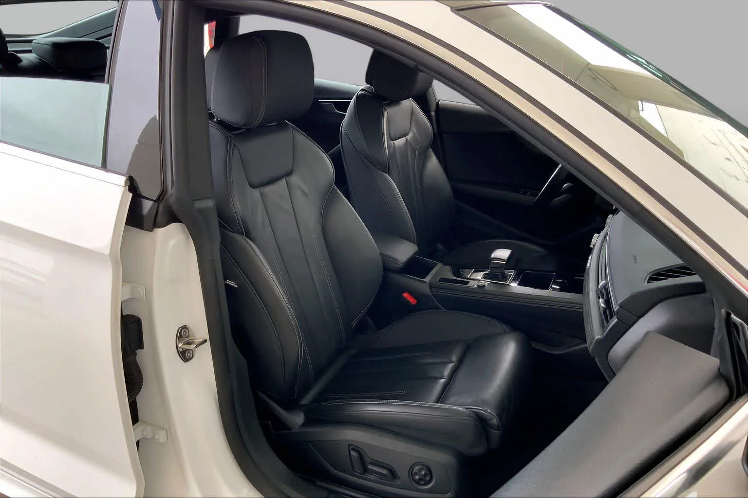 Used 2024 Arkona White Audi S line Premium Plus image 9
