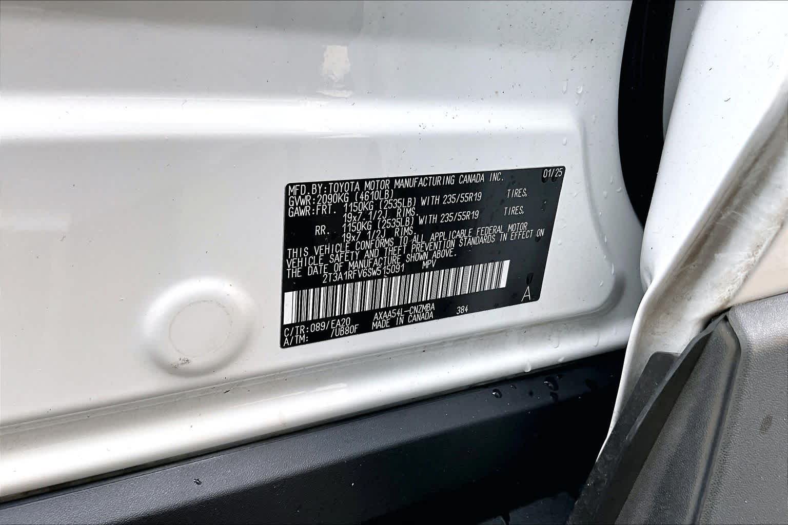 Used 2025 Wind Chill Pearl Toyota XLE Premium image 33