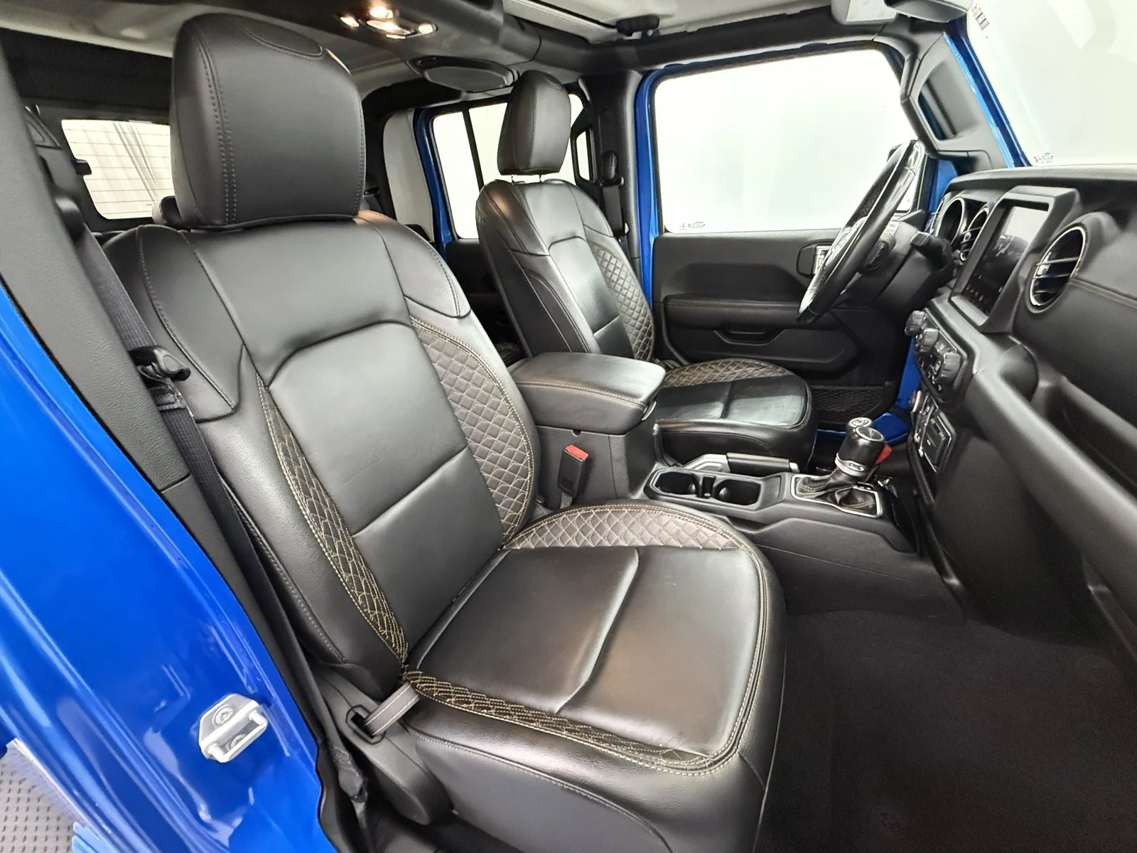 Used 2022 Hydro Blue Pearlcoat Jeep High Altitude 4x4 image 35