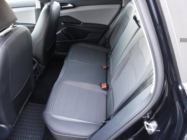 Certified Used 2022 Black Volkswagen 1.5T SE image 34