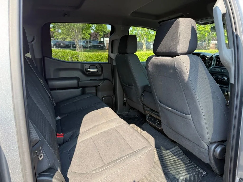 Used 2022 Satin Steel Metallic Chevrolet Custom image 20
