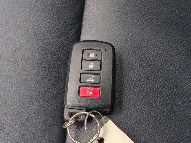 Used 2014 2014 TOYOTA AVALON BASE Toyota XLE Premium image 27