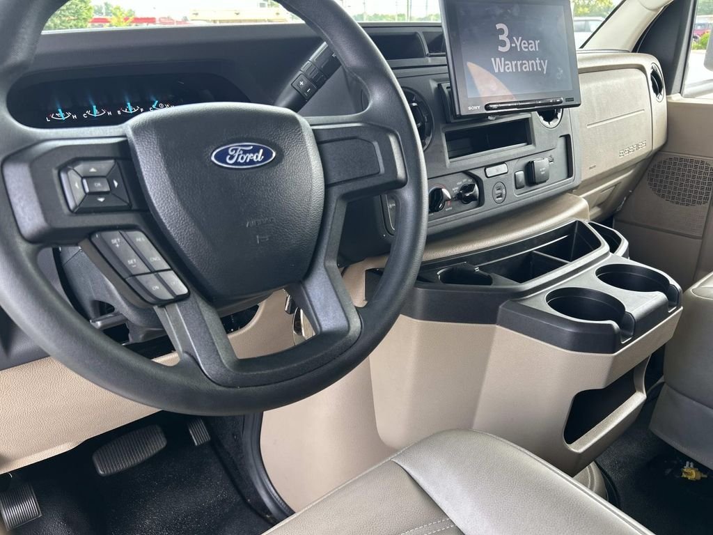 Used 2025 Oxford White Ford Base image 13