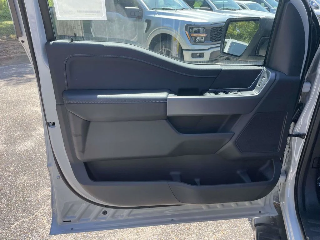 New 2026 Avalanche Ford XLT image 15
