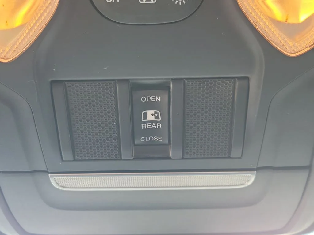 Used 2019 Gray Ram Big Horn/Lone Star image 33
