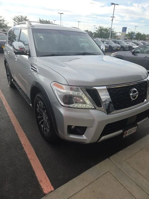 Used 2017 Silver Nissan SL image 9