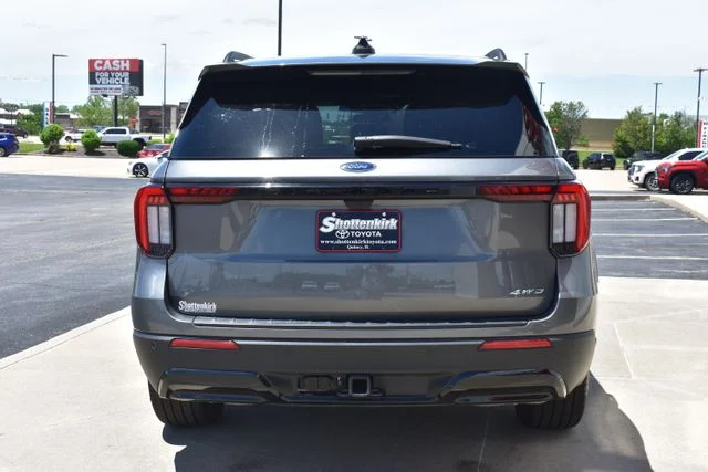 Used 2025 Gray Ford ST-Line image 6
