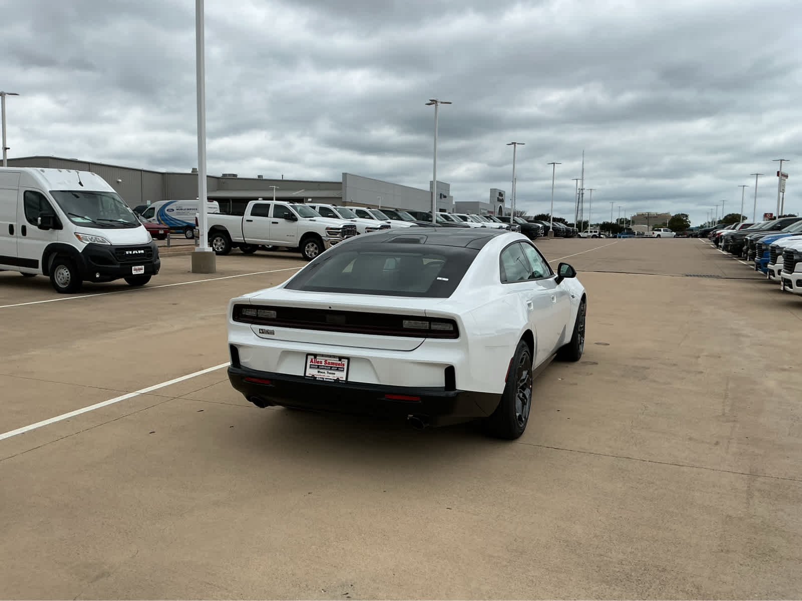 New 2026 White Knuckle Exterior Paint Dodge R/T image 7