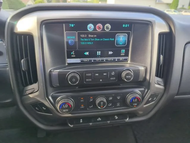 Used 2016 SILVER ICE METALLIC Chevrolet LT image 21