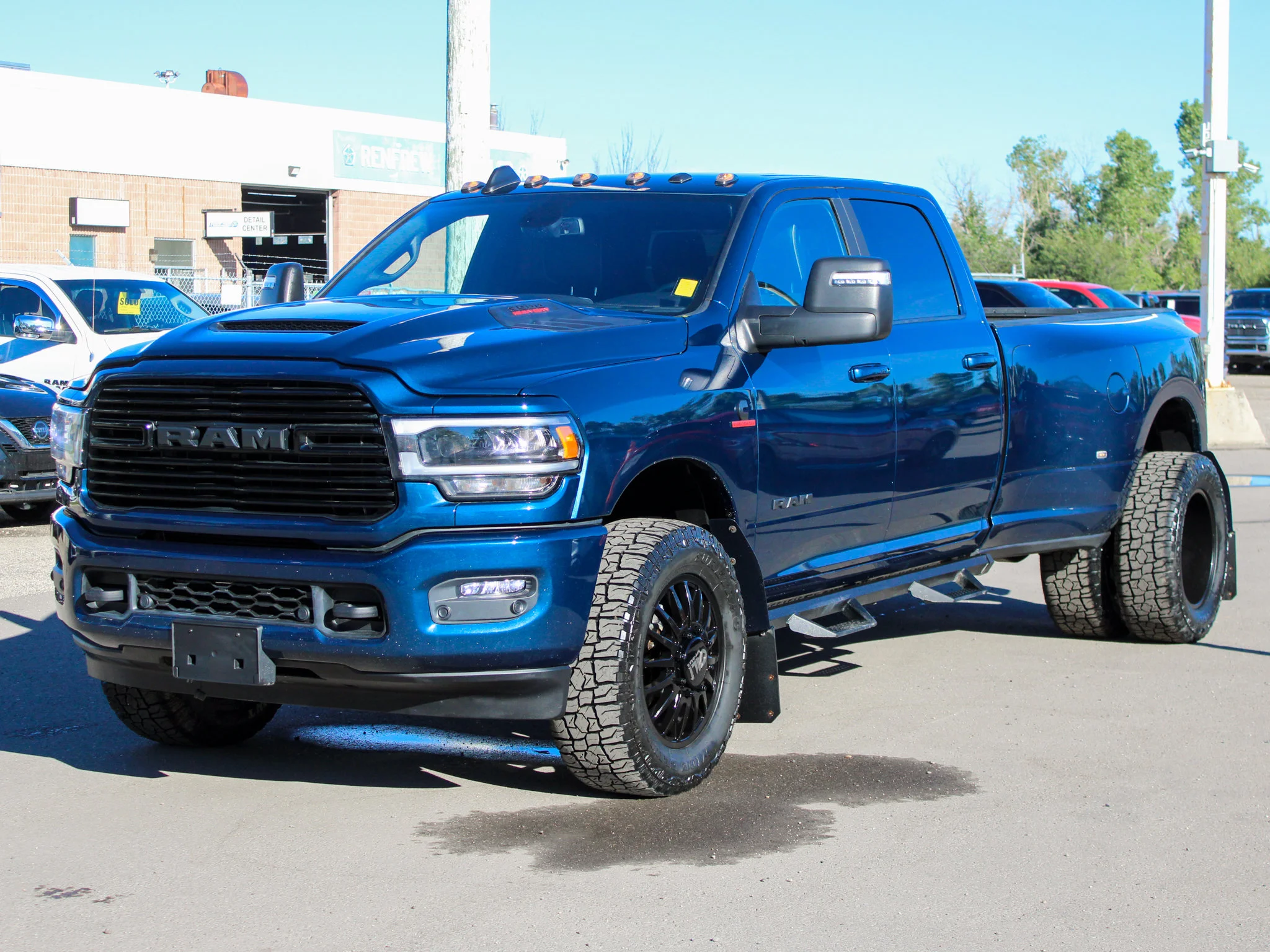 Certified Used 2024 Blue RAM Laramie* | Diesel | 5th Wheel & Gooseneck | Apple CarPlay | 3M PPF | Night Edition image 12
