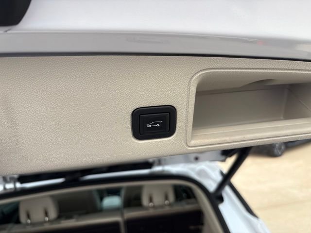Used 2020 White GMC Denali image 19