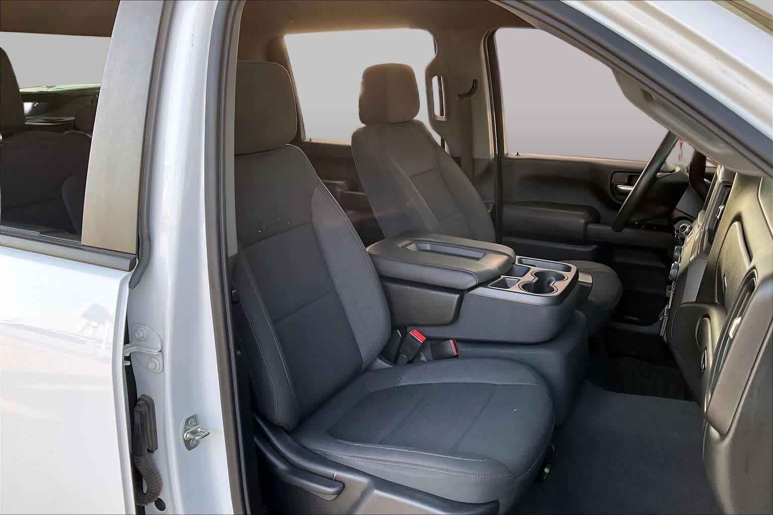 Used 2022 Summit White Chevrolet Custom image 9