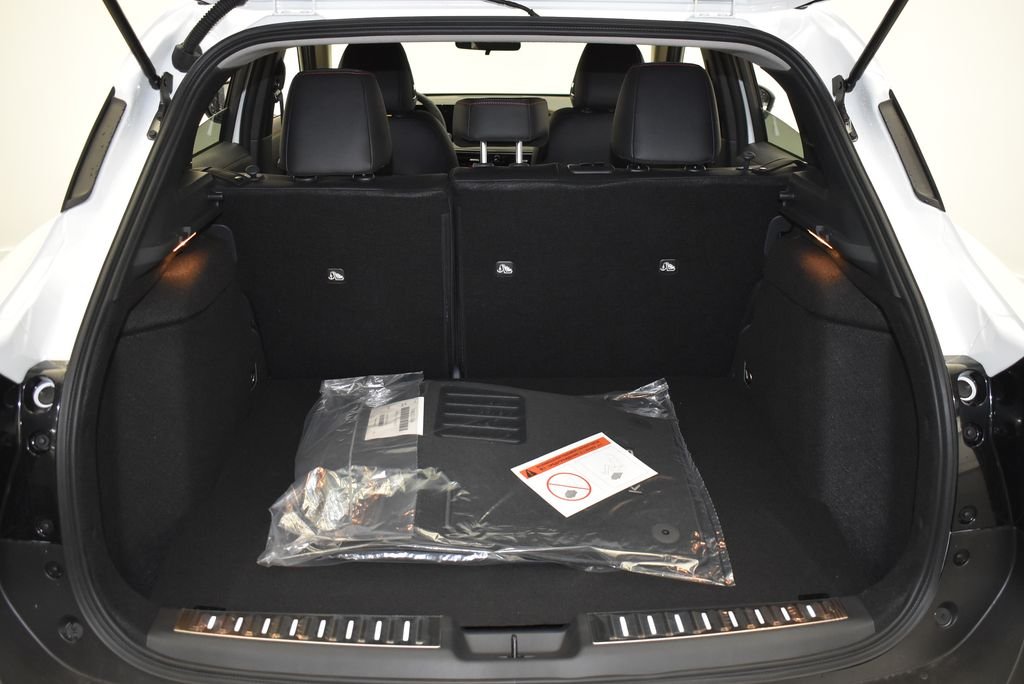 Certified Used 2025 White Nissan SR image 38
