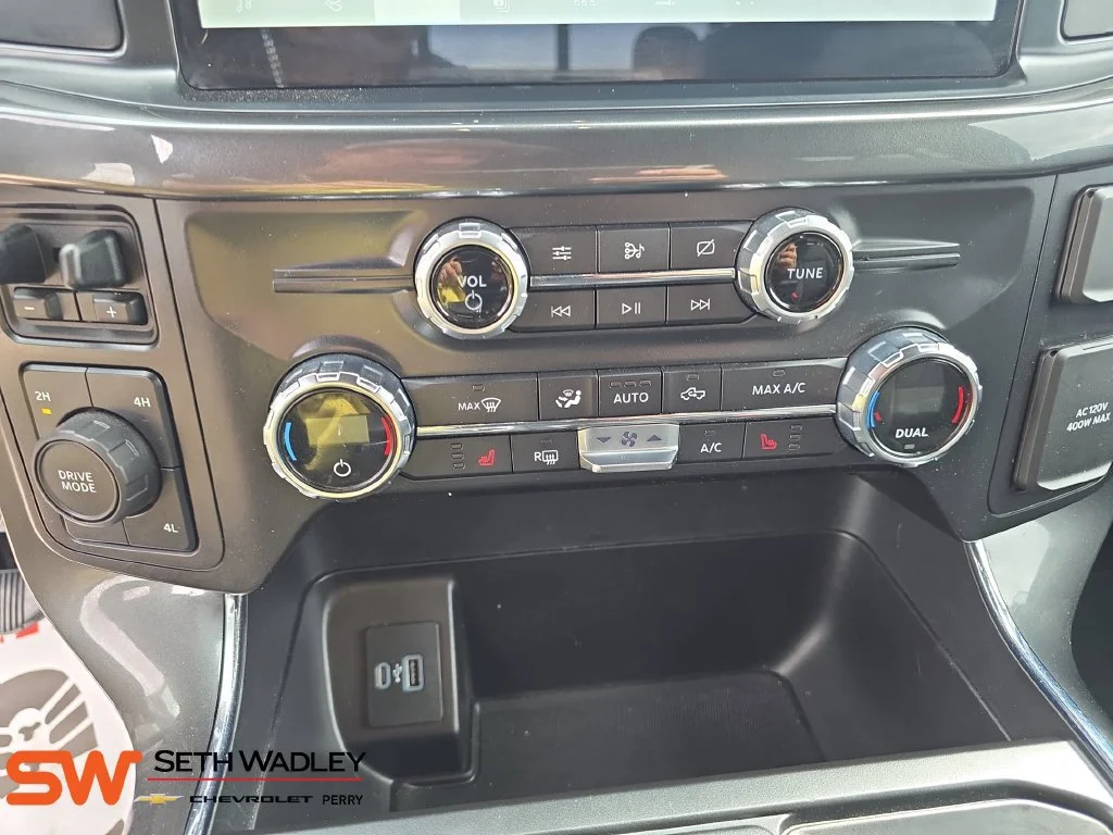Used 2021 White Ford XLT image 25