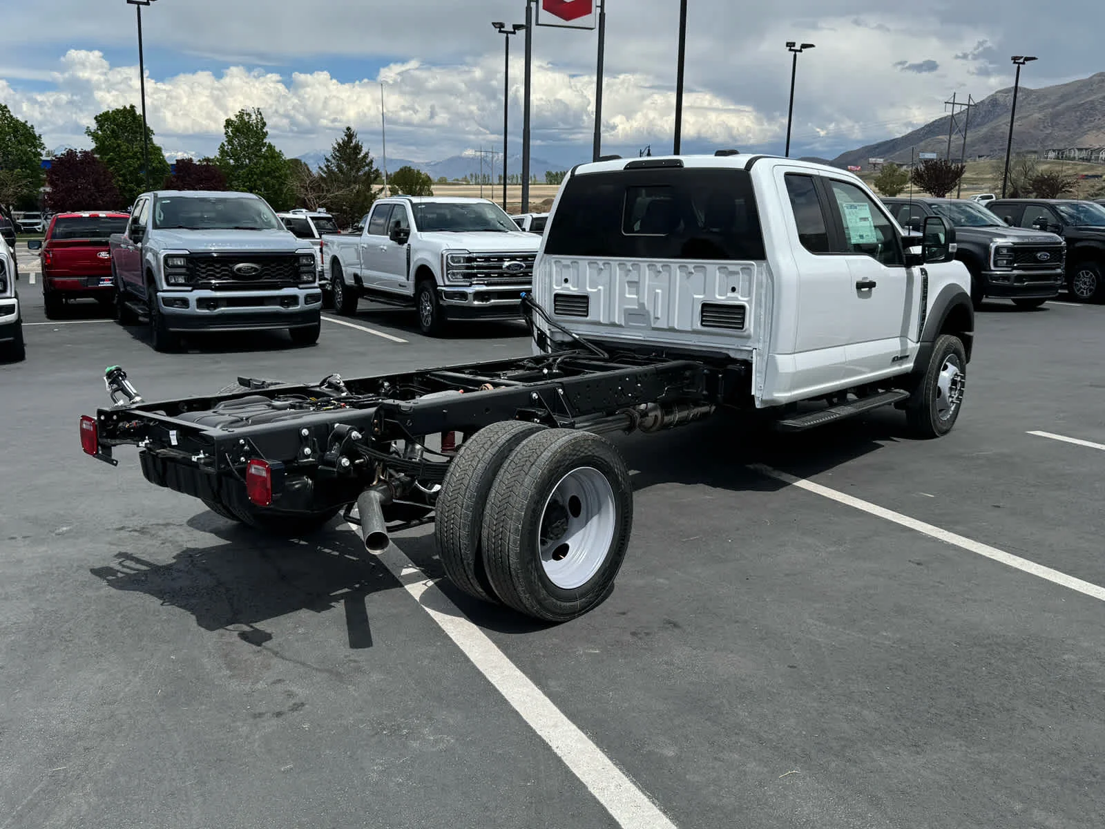 New 2026 Oxford White Ford F-550® XL image 7