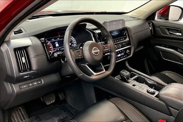 Used 2024 Scarlet Ember Nissan SL image 16