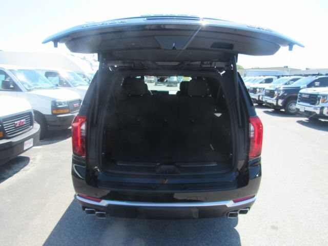 2026 GMC Yukon XL Denali - Photo 10