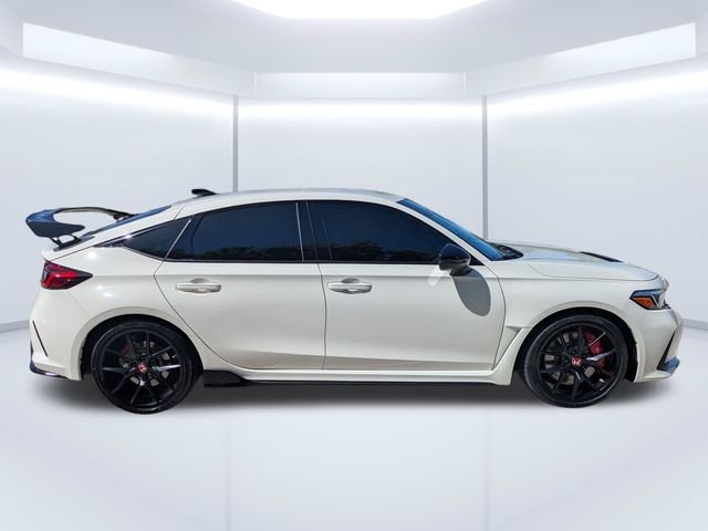 Used 2025 White Honda  image 3