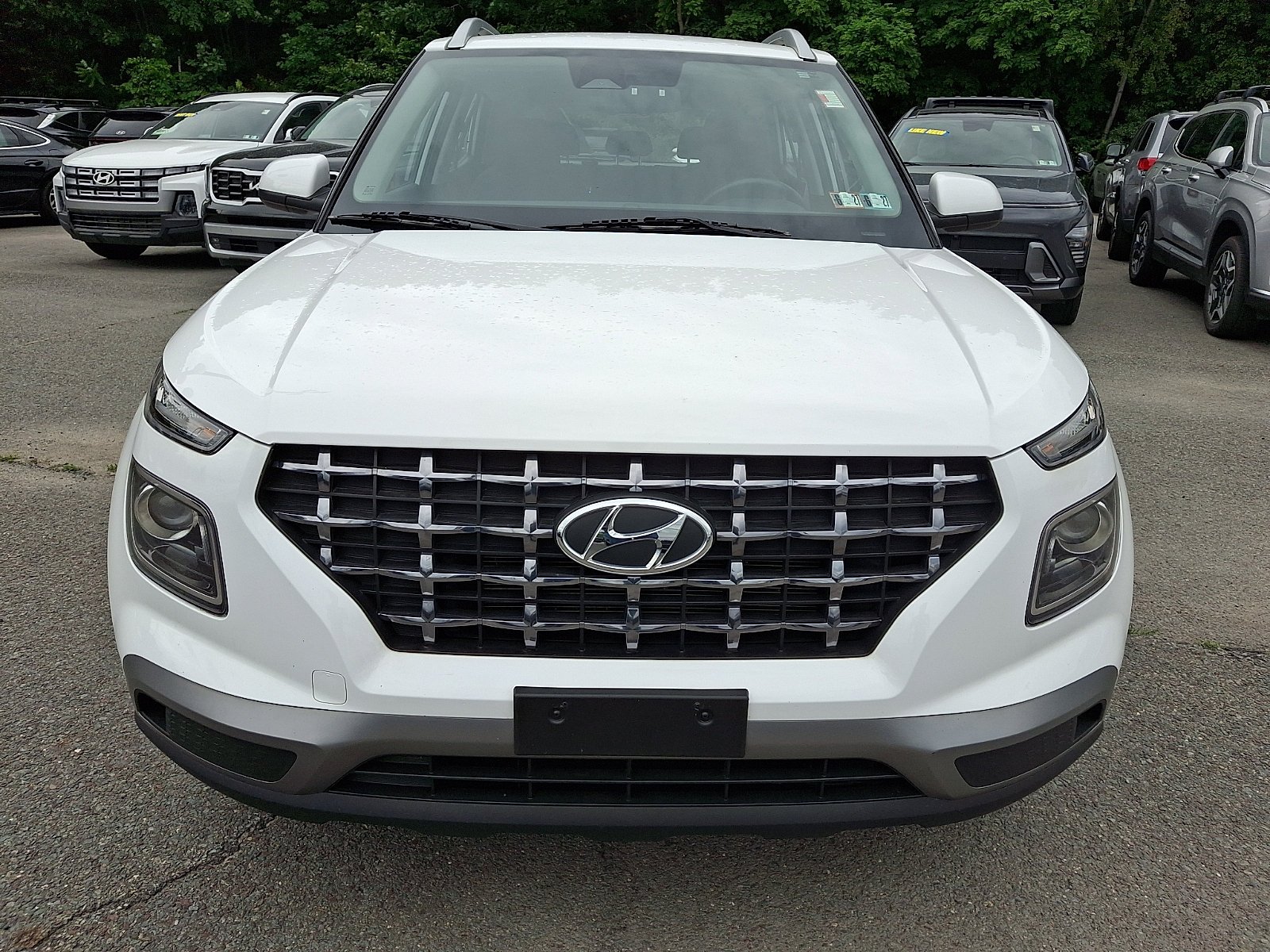 2024 Hyundai Venue SEL - Photo 2