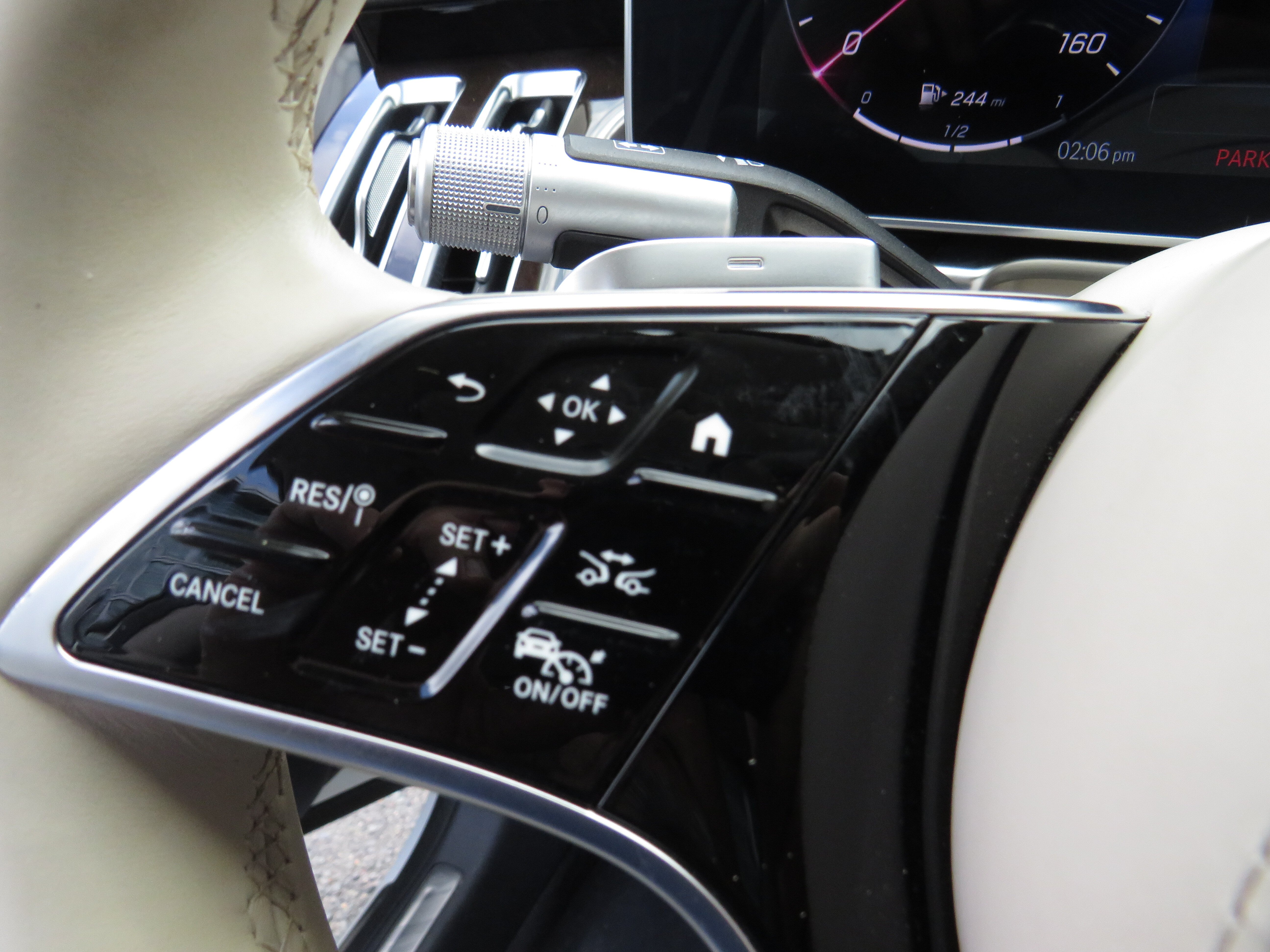 Certified Used 2023 MANUFAKTUR Diamond White Metallic Mercedes-Benz S 500 4MATIC® image 11