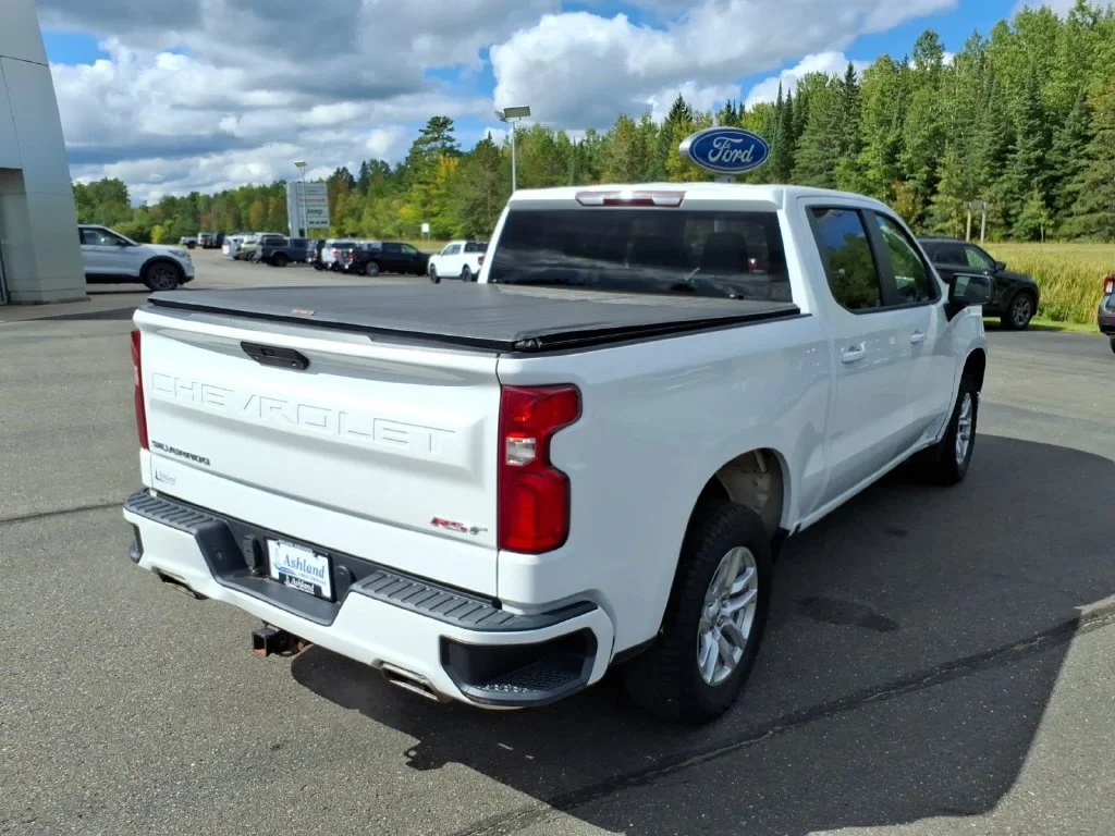 Used 2021 White Chevrolet RST image 7