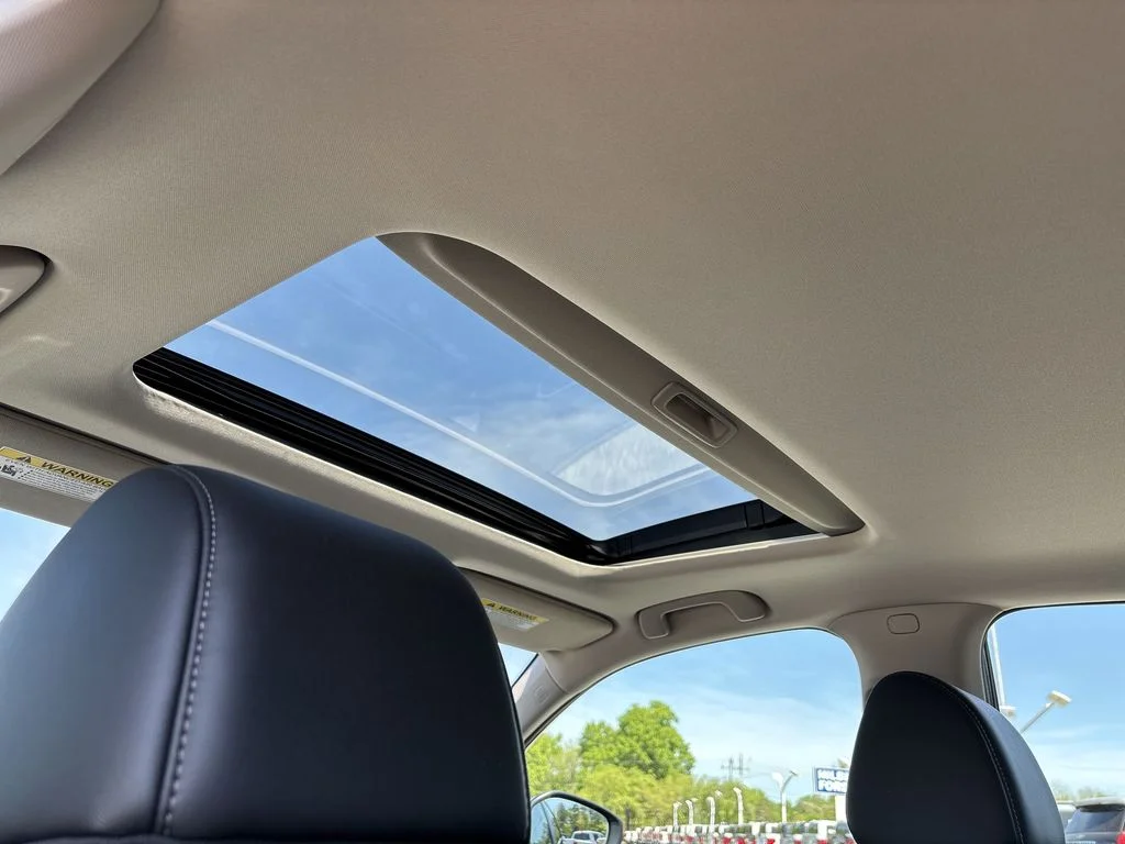 Used 2023  Honda EX-L image 16
