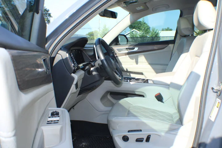 Used 2025 Gray Volkswagen 2.0T SEL Premium R-Line image 13