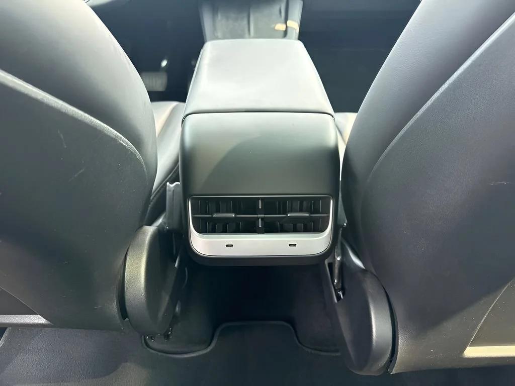 Used 2024  Tesla Long Range image 12