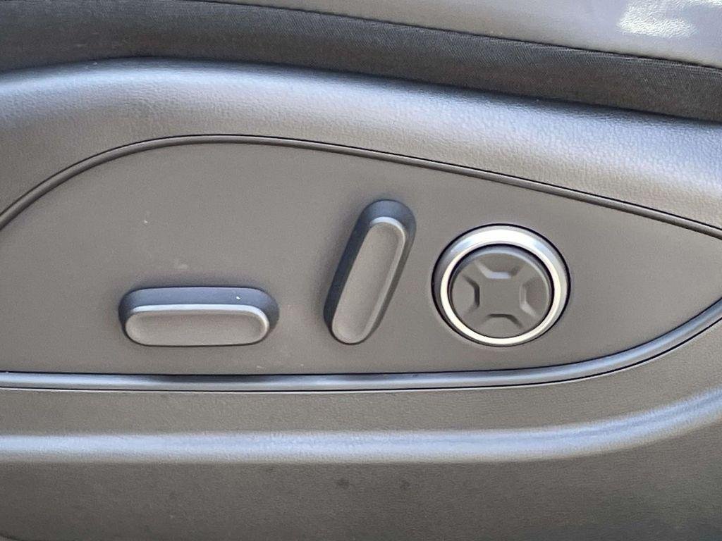 New 2026 Gray Hyundai Blue SEL Premium 7P image 19