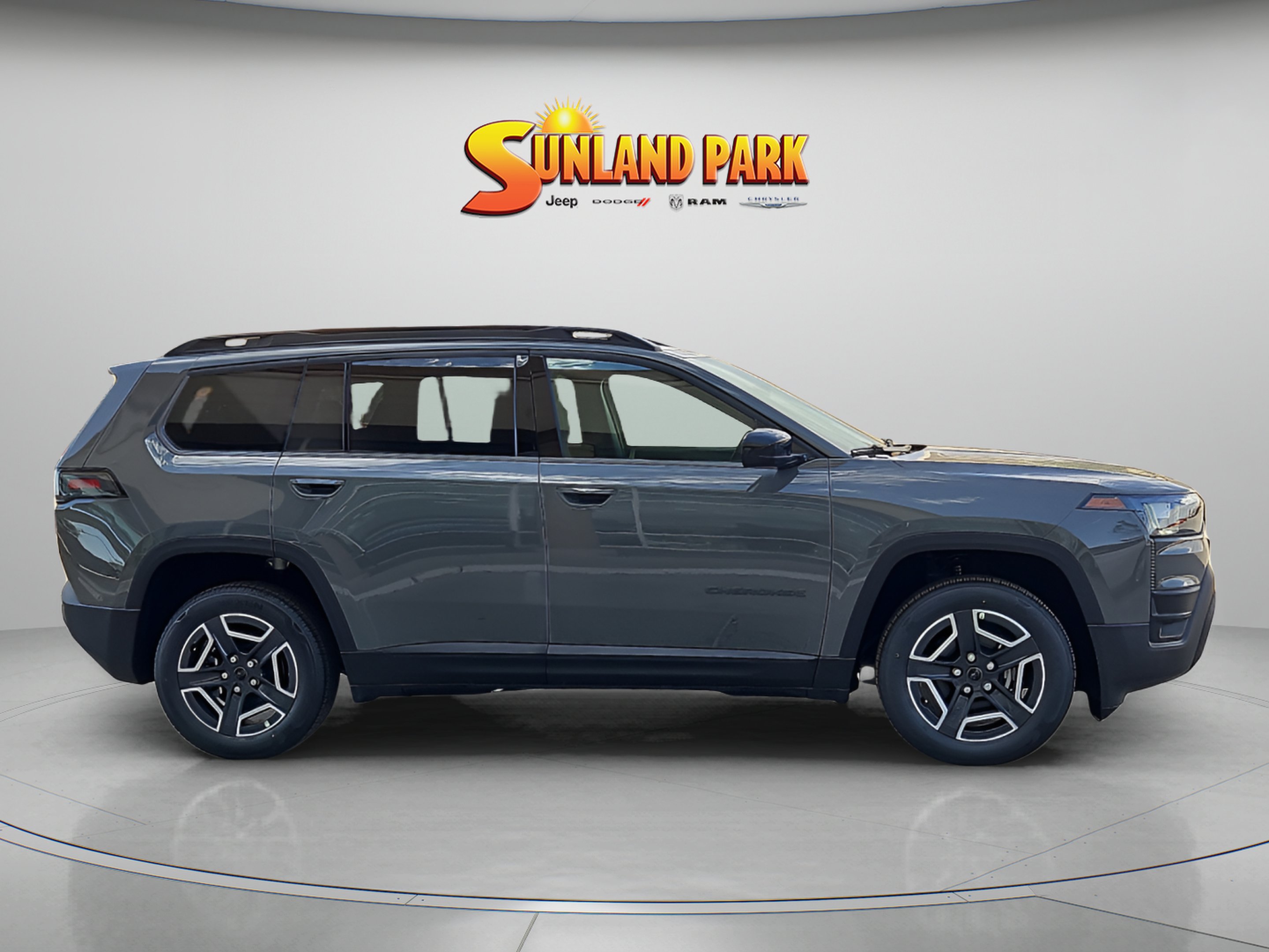 New 2026 Sting-Gray Clear-Coat Exterior Paint Jeep Laredo image 6