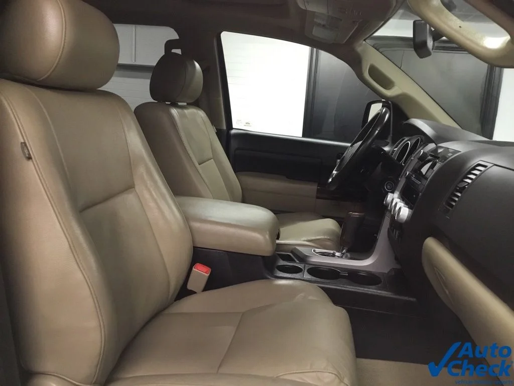 Used 2010 Blue Toyota Limited image 41