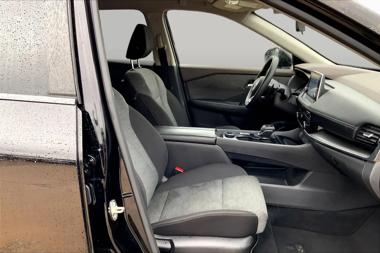 Used 2022 Super Black Nissan SV image 9
