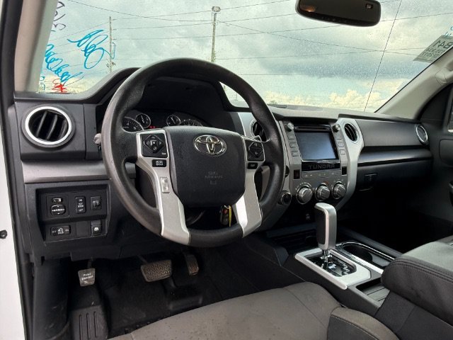 Used 2017 White Toyota SR5 image 14