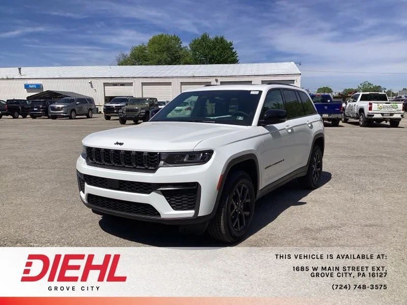 Used 2026 White Jeep Altitude image 3