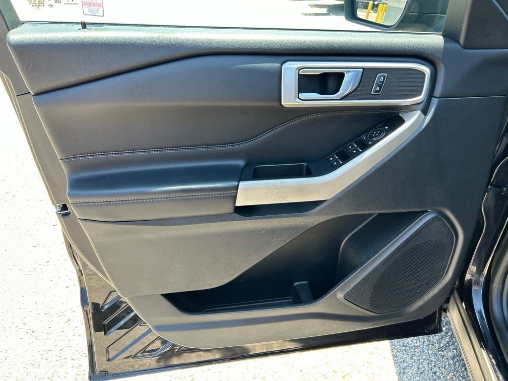 Used 2020 Black Ford XLT image 16