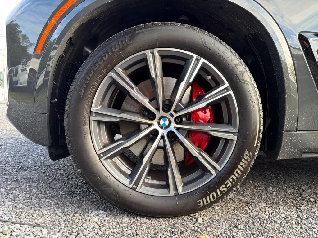 Used 2025 Gray BMW xDrive40i image 6