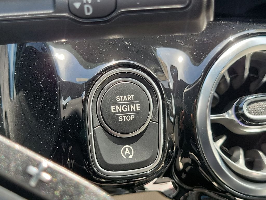 New 2026 Polar White Mercedes-Benz GLA 250 image 30
