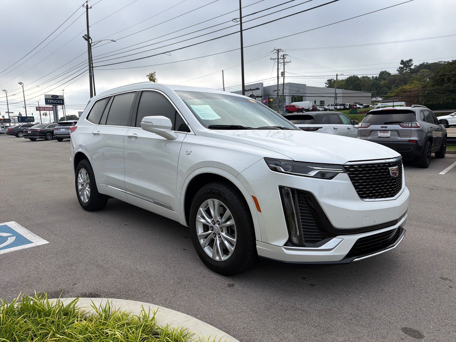 Used 2023 White Cadillac Luxury image 5