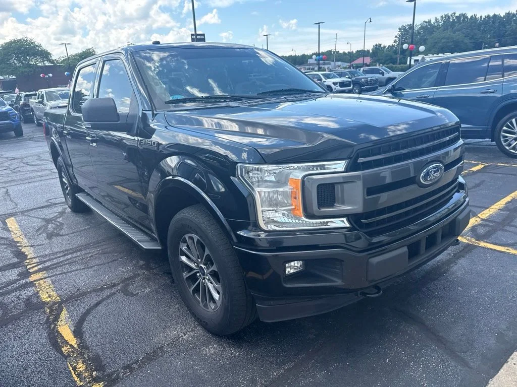 Used 2018 Black Ford XLT image 2
