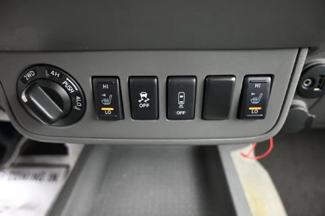 Used 2017 Arctic Blue Metallic Nissan SV image 16