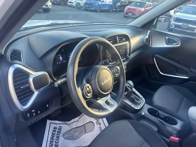 Used 2022 White Kia LX image 18