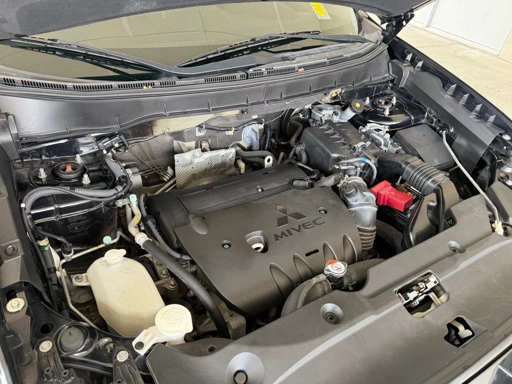 Used 2019 Black Mitsubishi 2.0 SP image 10