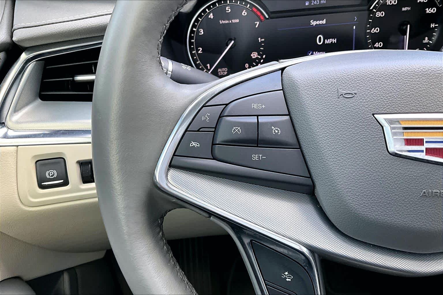 Used 2020 Crystal White Tricoat Cadillac Premium Luxury FWD image 22