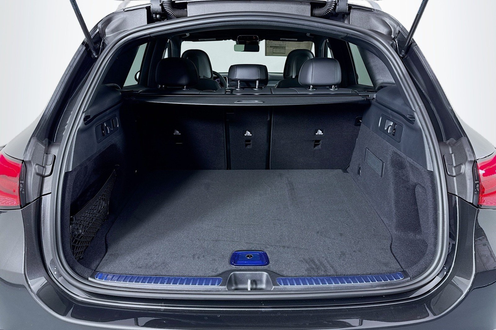 New 2026 Graphite Grey Metallic Mercedes-Benz GLC 300 SUV image 22