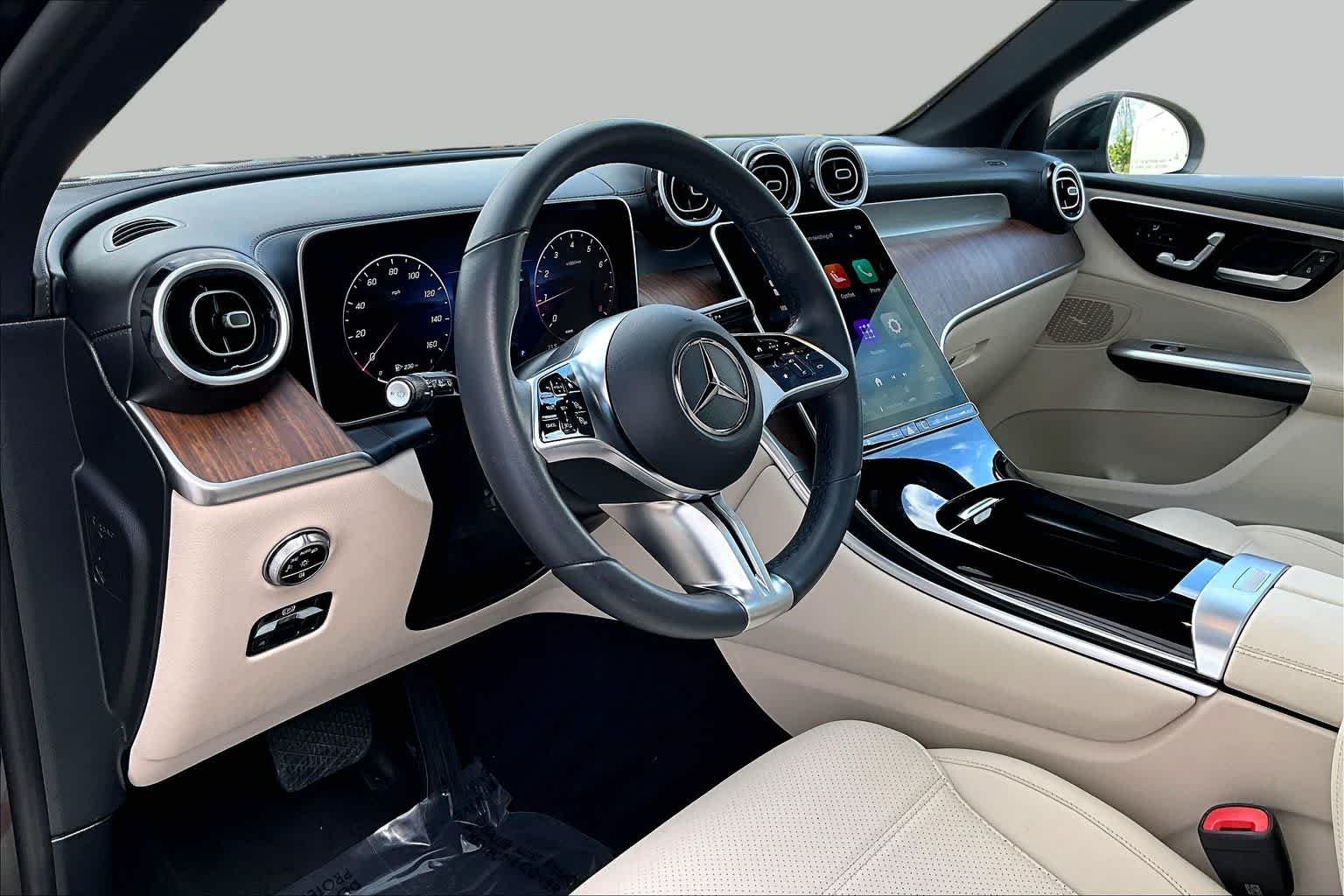 Used 2025 Black Mercedes-Benz GLC 300 image 16