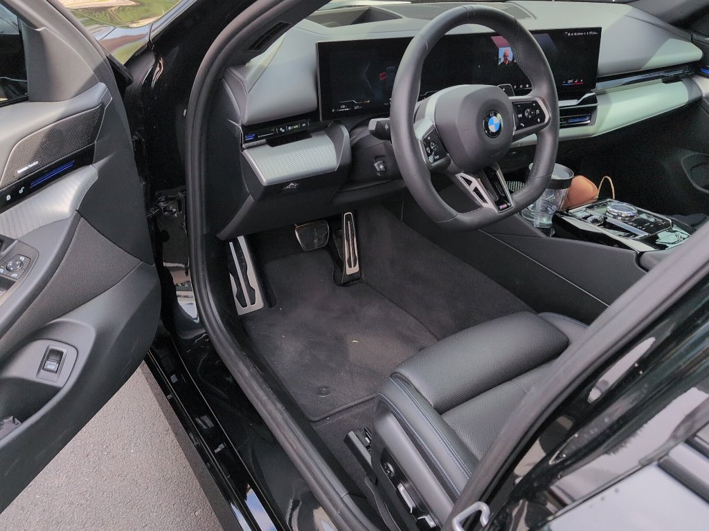 Used 2024 Black Sapphire Metallic BMW 530i image 6