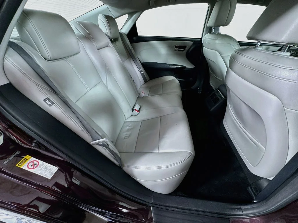 Used 2013 Red Toyota XLE Touring image 34