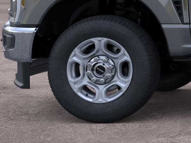 New 2026 Carbonized Gray Metallic Ford XLT image 19